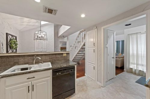 2121 Stradivarius Ln, Carrollton TX 75007-2218 exterior