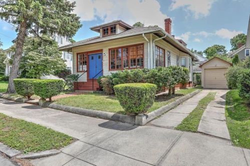 31 Mount Hope Ave, Providence, RI 02906-1626