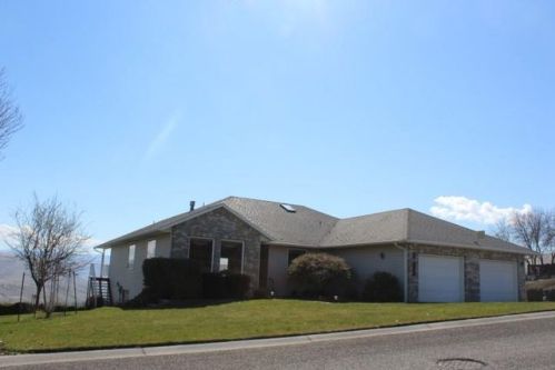 3715 Nicklaus Dr, Clarkston, WA 99403-1773