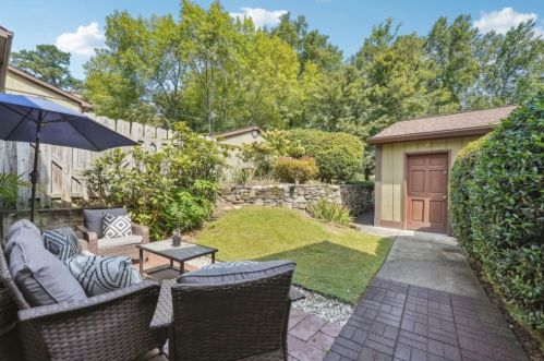 3122 Lake Ct, Atlanta, GA 30341-3804