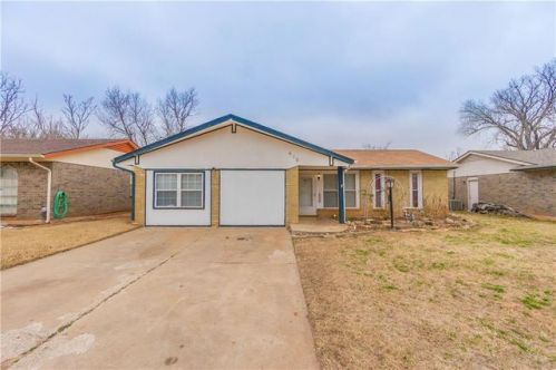 425 Hillcrest Ln, Mustang, OK 73064-4153