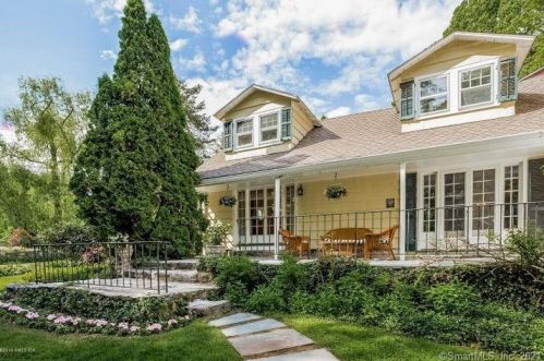 116 Pecksland Rd, Greenwich CT  06831-3650 exterior