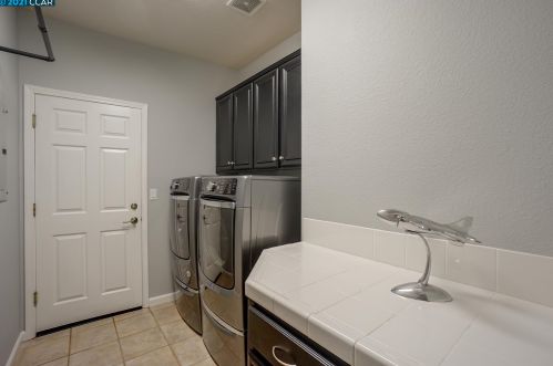 1046 Rolling Woods Way, Concord CA  94521-5400 exterior