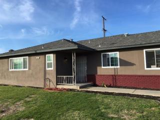 449 Washington Dr, Sharon, CA 93610-3421