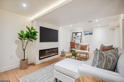 4 Northview Ter, Maplewood NJ  07040-3606 exterior