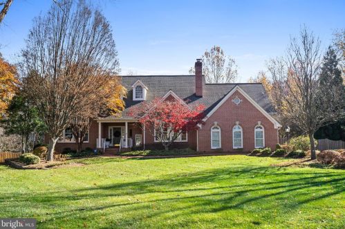 10101 Waterside Dr, Springfield VA  22015-3931 exterior