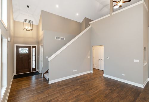 518 Sudbury Cir, Oswego, IL 60543-7147