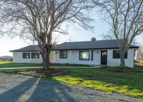 12731 Jack Tone Rd, Lodi, CA 95240-9736