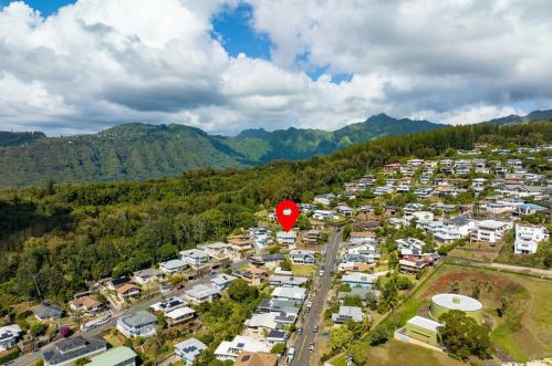 1952 Bertram St, Honolulu, HI 96816-2006