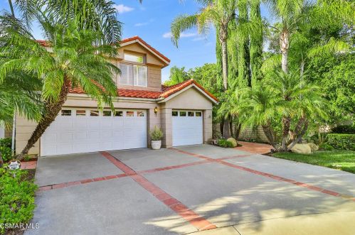 385 Cliffhollow Ct, Simi Valley, CA 93065-7152