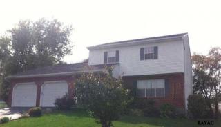 2824 Glen Hollow Dr, York, PA 17406-9711