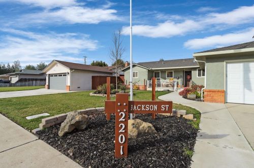 2201 Jackson St, Lodi, CA 95242-3118