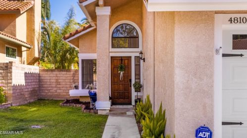 4810 Aliano Dr, Calabasas, CA 91377-4828