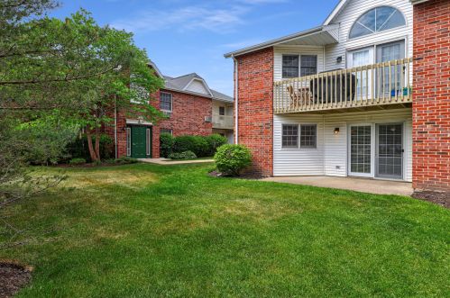 340 Leah Ln, Bull Valley, IL 60098-7173
