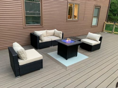 34 Blue Ridge Mountain Dr, Somers CT  06071-2133 exterior