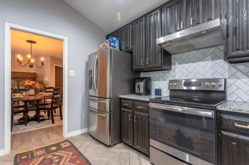 9819 Chandler Ct, Dallas, TX 75243-2449