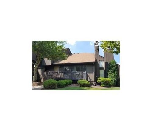 138 Westgate Dr, Edison, NJ 08820-1157