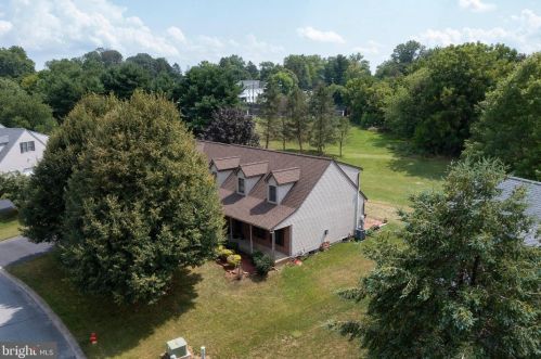 2616 Standardbred Dr, Lancaster PA  17603-4161 exterior