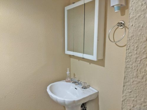 4264 Washington St, Englewood CO 80113-5853 exterior