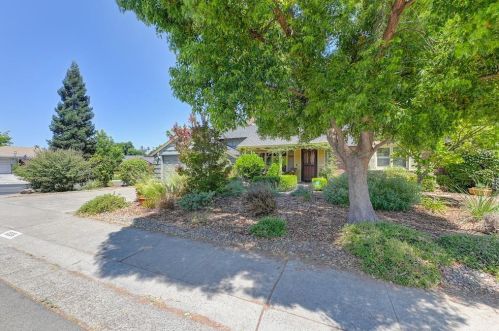 6336 Woodcreek Dr, Citrus Heights, CA 95621-6122