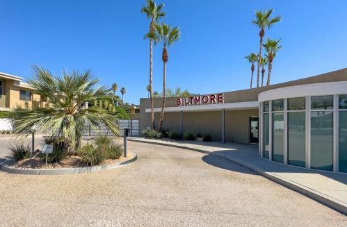 940 Palm Canyon Dr, Palm Springs, CA 92262-4422