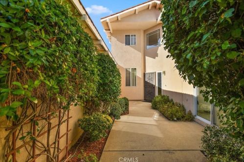 1415 Upland Hills Dr, Upland CA  91784-9157 exterior