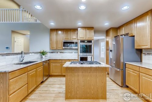 2011 Dailey Ln, Broomfield CO 80027 exterior