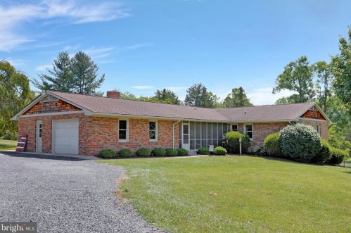 2204 Brook Creek Rd, Toms Brook, VA 22660-2544