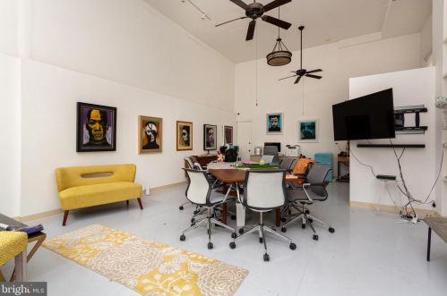 1542 15 St, Philadelphia PA 19146-4806 exterior