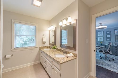 1565 Lazy River Ln, Atlanta GA  30350-3521 exterior