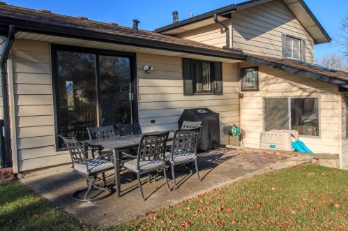 410 Hillview Ct, Lemont IL  60439-4330 exterior