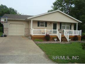 110 Fairview Dr, Troy, IL 62294-1383
