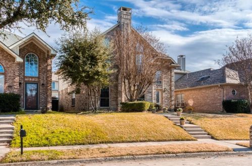 2210 Meadowstone Dr, Carrollton TX 75006-2642 exterior