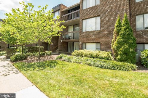 8721 Hayshed Ln, Columbia, MD 21045-2830