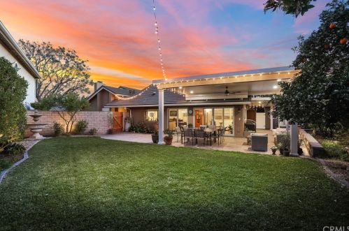 8 Campanero, Irvine CA  92620-1821 exterior