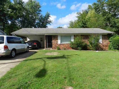 104 Park Cir, Trenton, TN 38382-3913