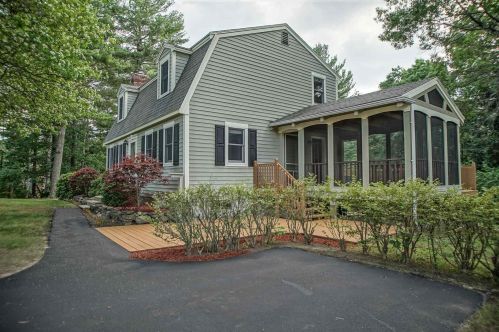 3 Paula Ave, Londonderry, NH 03053-3186