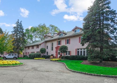 545 Sayre Dr, Princeton NJ  08540-5825 exterior