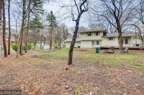 2382 Hillside Rd, Saint Paul MN  55110-5534 exterior