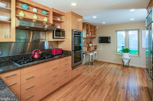 22 Constitution Hl, Princeton NJ  08540-6748 exterior