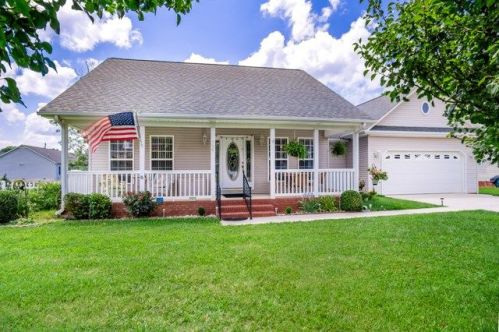 168 Prosperity Dr, Baxter, TN 38544-3621
