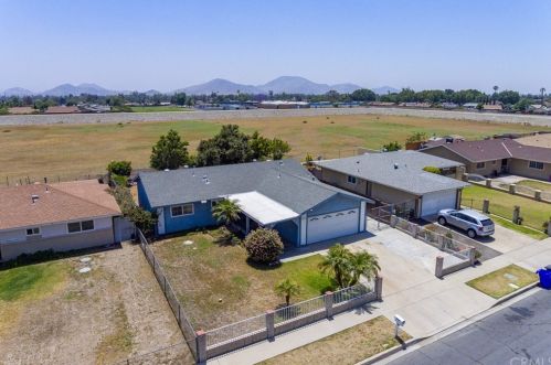 1583 Carter St, Bloomington, CA 92316-1212