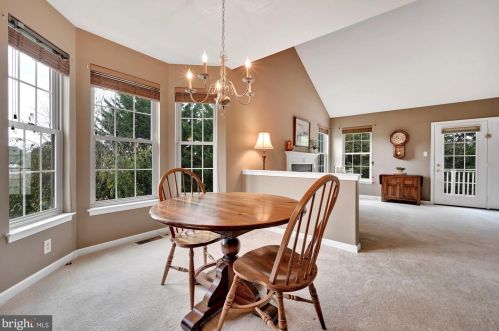 15 Leeds Ct, Lancaster PA  17602-4676 exterior