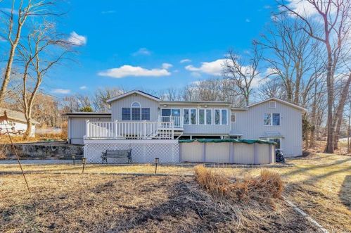 23 Treeland Rd, Huntington CT  06484-2730 exterior