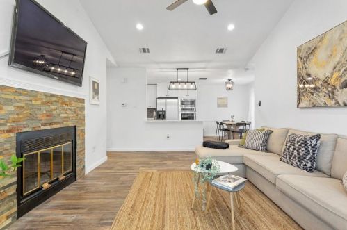 2110 Blalock Dr, Austin TX  78758-2448 exterior