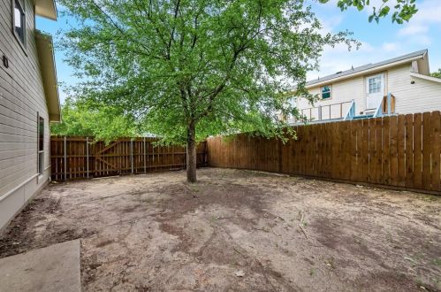 9905 Crystal Valley Way, Dallas TX  75227-5235 exterior