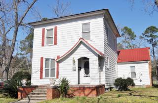 215 Roanoke Dr, Fitzgerald, GA 31750-3626