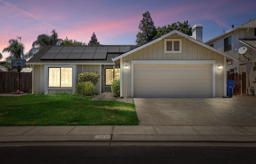 1067 Winters Dr, Manteca, CA 95337-9657