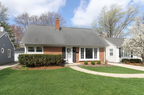 626 Evergreen Ave, Arlington Hts, IL 60005-2605
