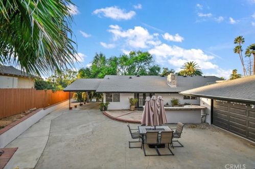 5064 Myrtle Ave, Riverside CA  92506-1423 exterior